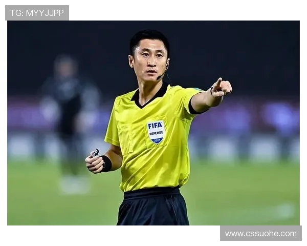 马宁世俱杯强硬执法：阻止违规换人引发教练组围堵